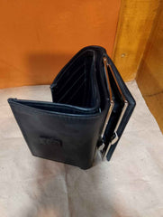 Women leather purse wallet in black