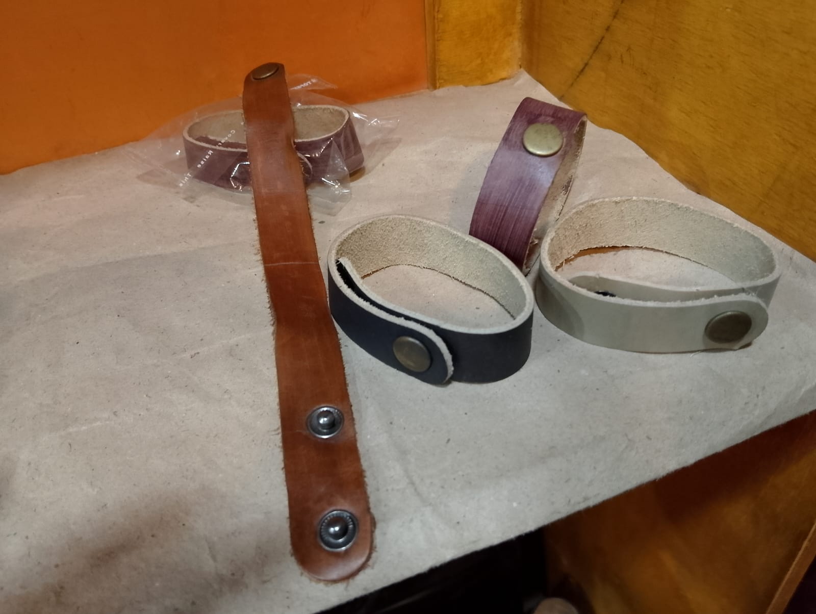 LEATHER HAND BRACELET FOR MAN