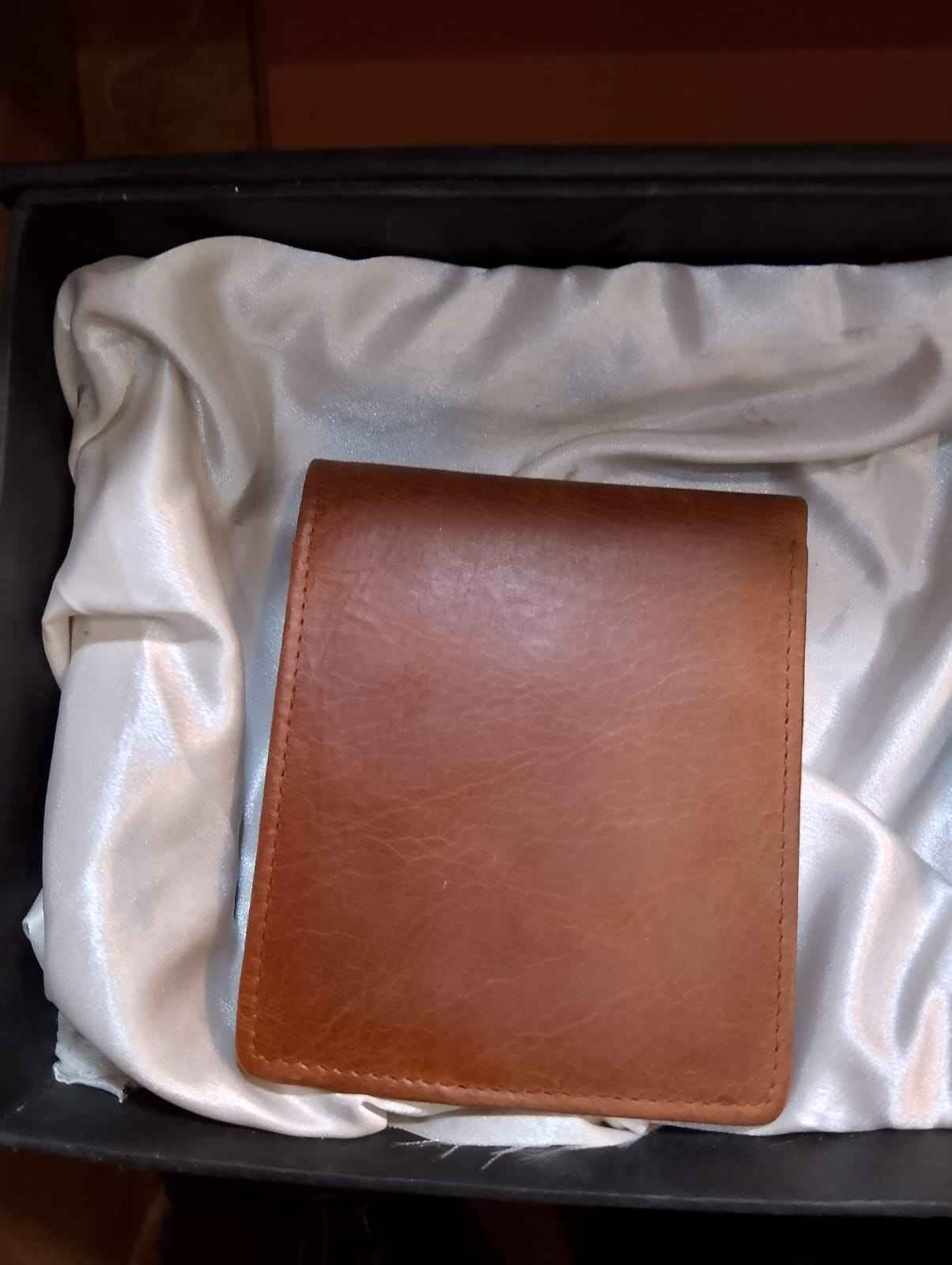 LEATHER WALLETS FOR MAN AND WOMEN