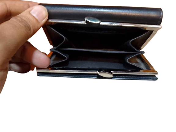 Women’s Black Leather Purse Wallet –  State Leather